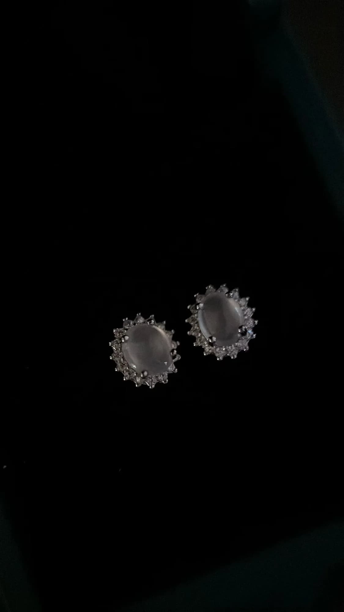 冰种翡翠白冰蛋面耳钉